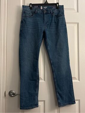 IZOD Saltwater Men's Straight Leg Jeans 34x30 NWT Blue Stretch
